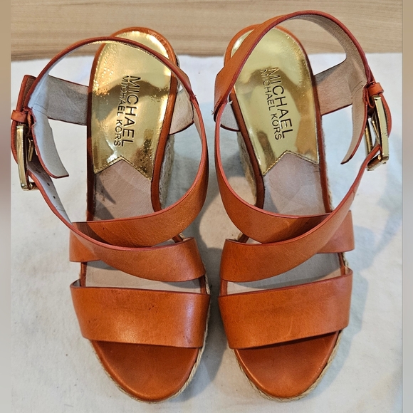 Michael Kors Giovanna Wedges Leather Sandals size 5.5 medium. Like new. - Picture 2 of 9